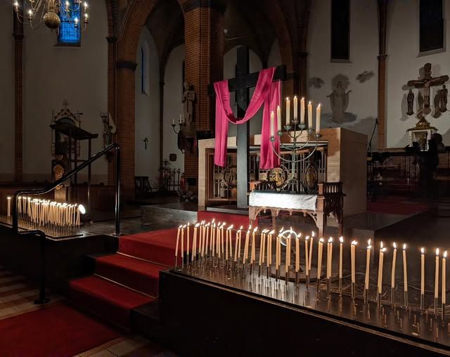 Wat kijken we terug op een bijzondere tijd! Na ons Paasjournaal en de indrukwekkende Goede Vrijdag-viering, willen wij a...